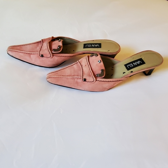 Van Eli Shoes - SOLD - SOLD - SOLD  Van Eli Pink Suede Slides